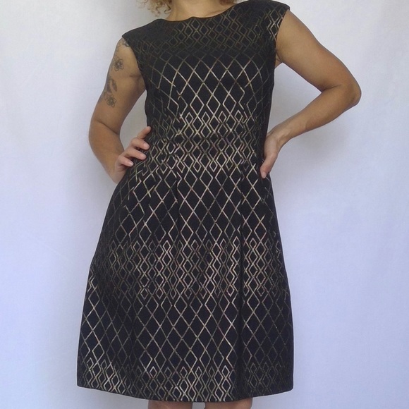 Vince Camuto Dresses & Skirts - Vince Camuto cocktail dress!